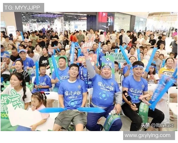 足球明星比耶在赛场上激情庆祝引发球迷热烈反响与媒体广泛关注