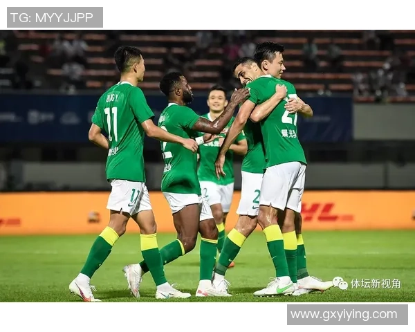 重庆篮球队在世界锦标赛积分榜上以75分稳居第一名展现强劲实力